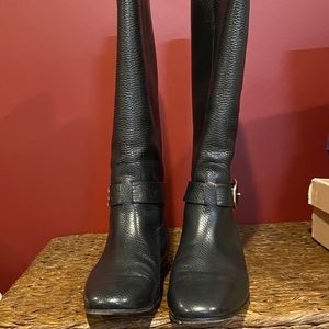 Lightly worn black Gucci calf boot